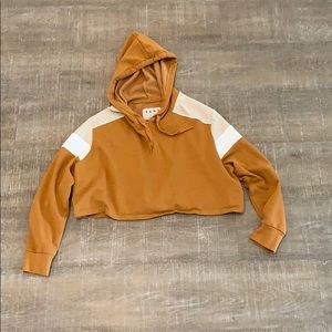 Cropped hoodie